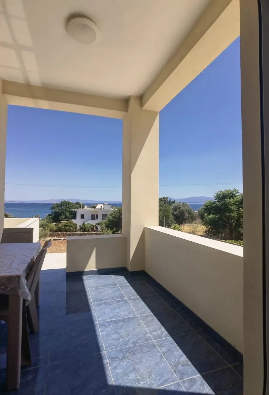 Covered balcony of the guest suite with sea view