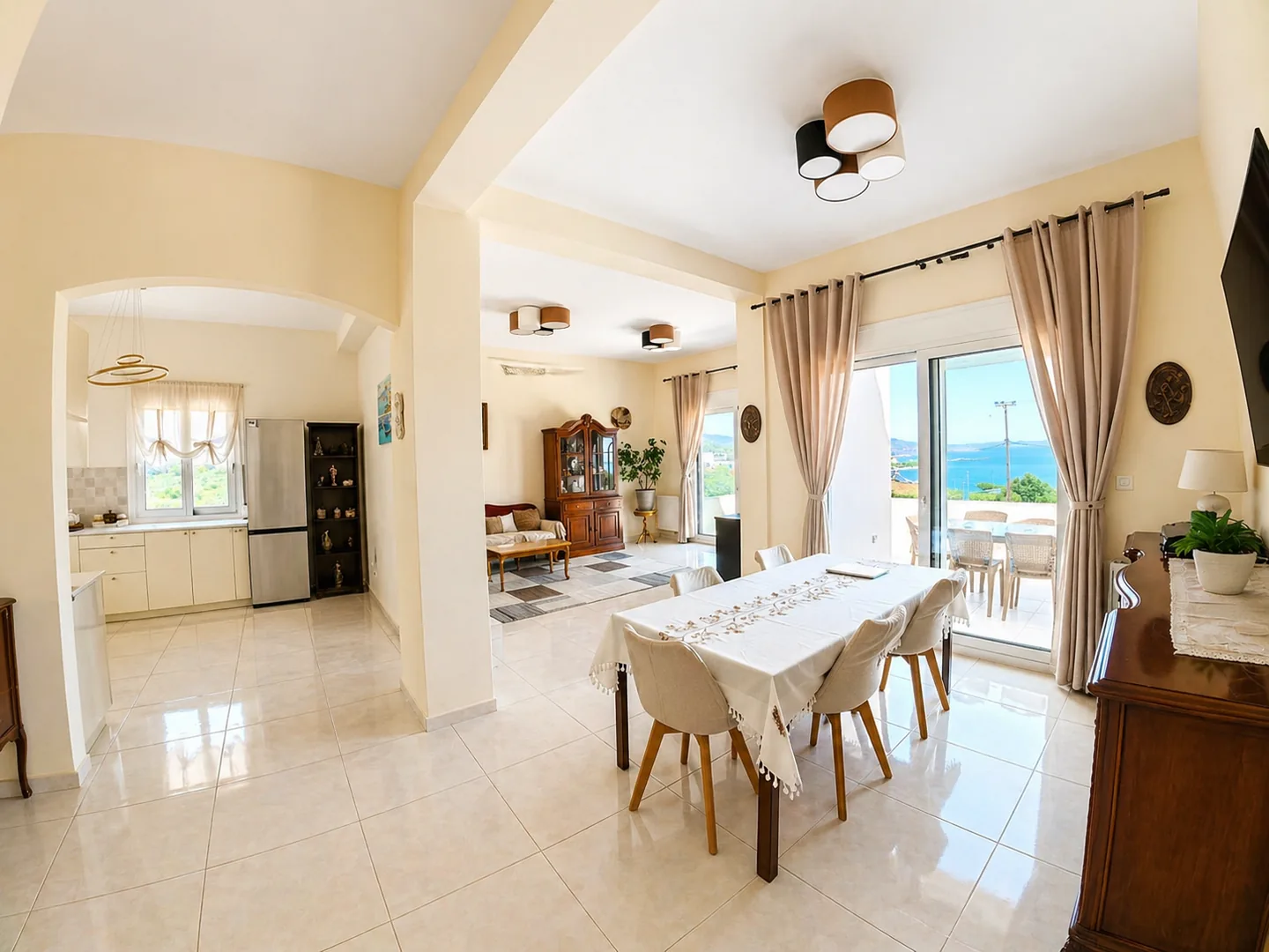 Dining area next to the kitchen