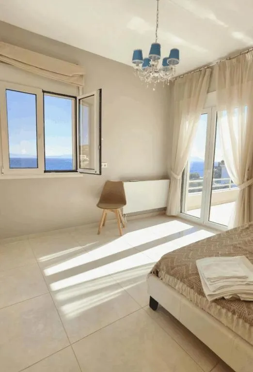 Bedroom with panoramic sea view