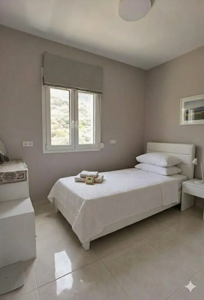 Bedroom 4 — Single Room